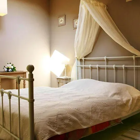 Hébergement de vacances 4 Bedrooms House With Wifi At