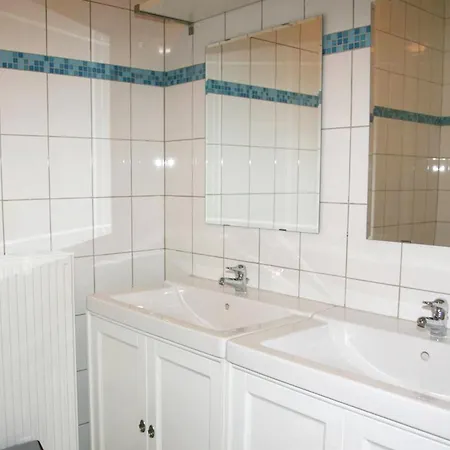 Casa vacanze 4 Bedrooms House With Wifi At *